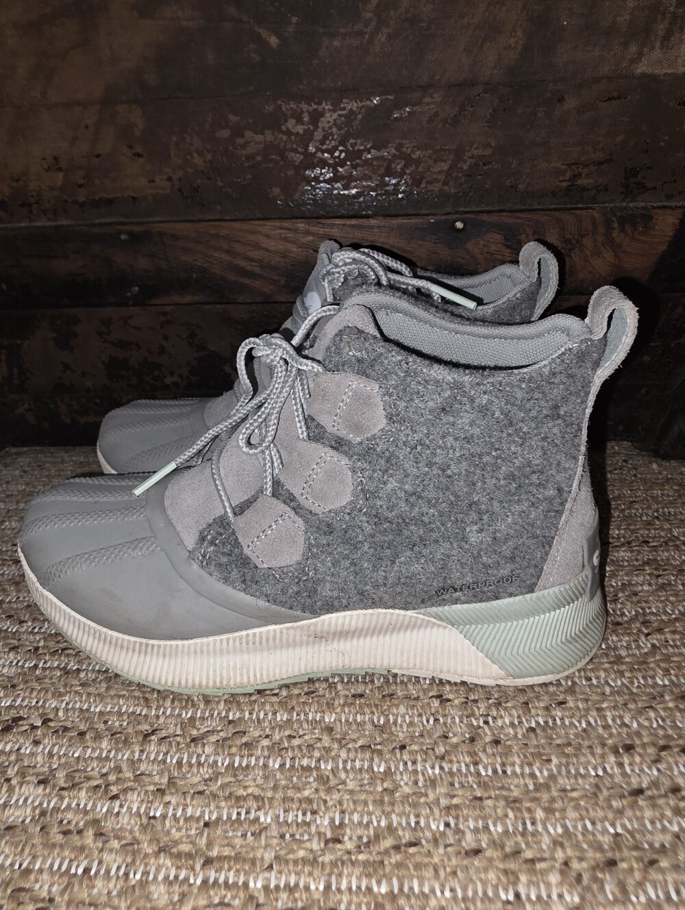 Sorel Out and About Boots Teal And Gray Size 6
